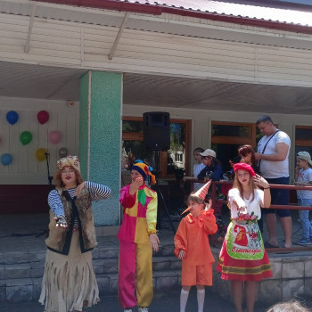 Театрализованная развлекательная программа ко Дню защиты детей в Красногорском районном Доме культуры “Лето, солнце, жара!”